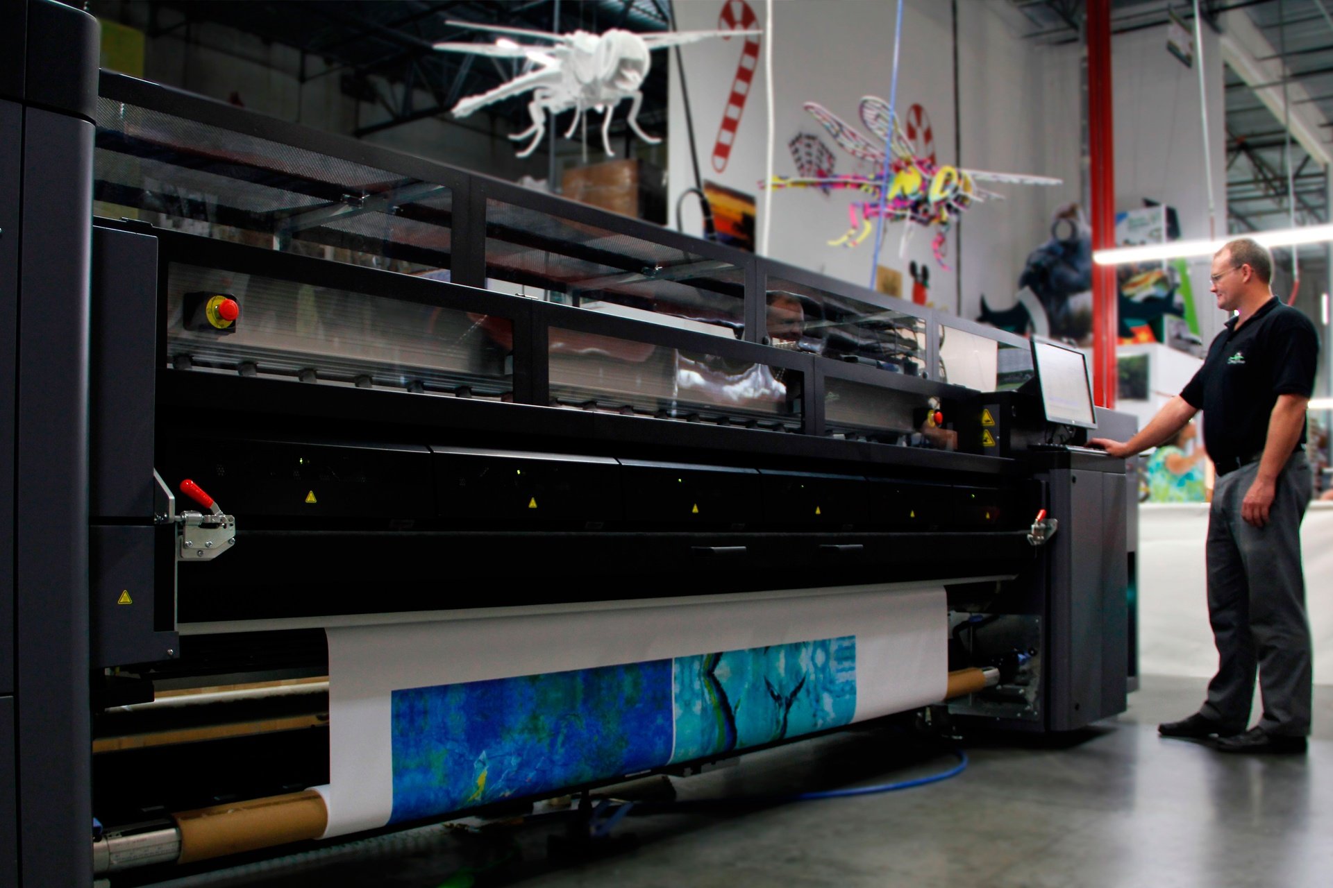 Bigger is Better: SunDance Purchases HP Latex 3000 Printer at Graph Expo
